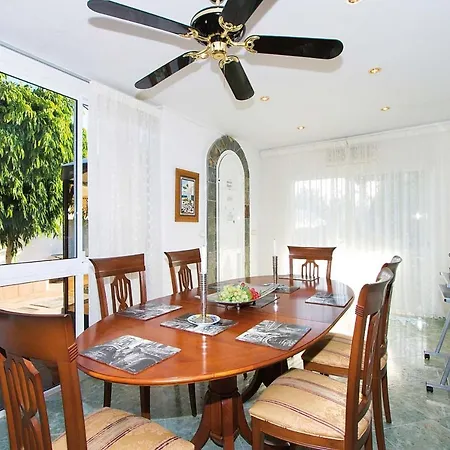 Puerto Del Carmen Sleeps 6 Air Con Wifi Вилла
