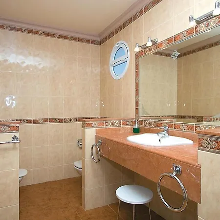 Puerto Del Carmen Sleeps 6 Air Con Wifi *